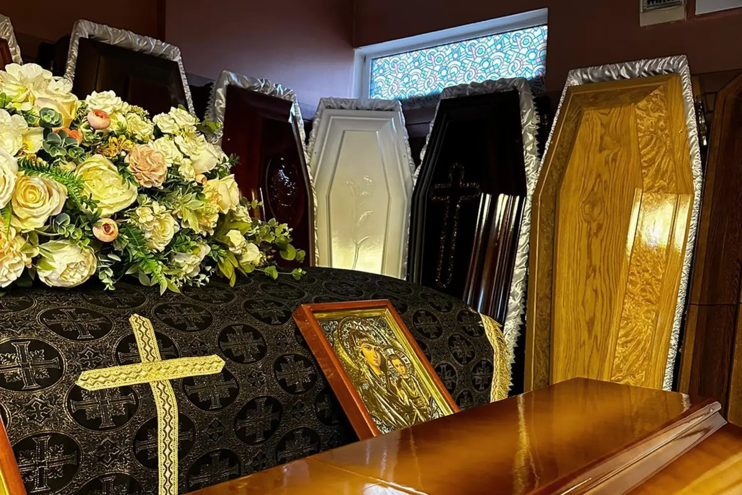 Caskets and funeral arrangements by Heaven Memorial